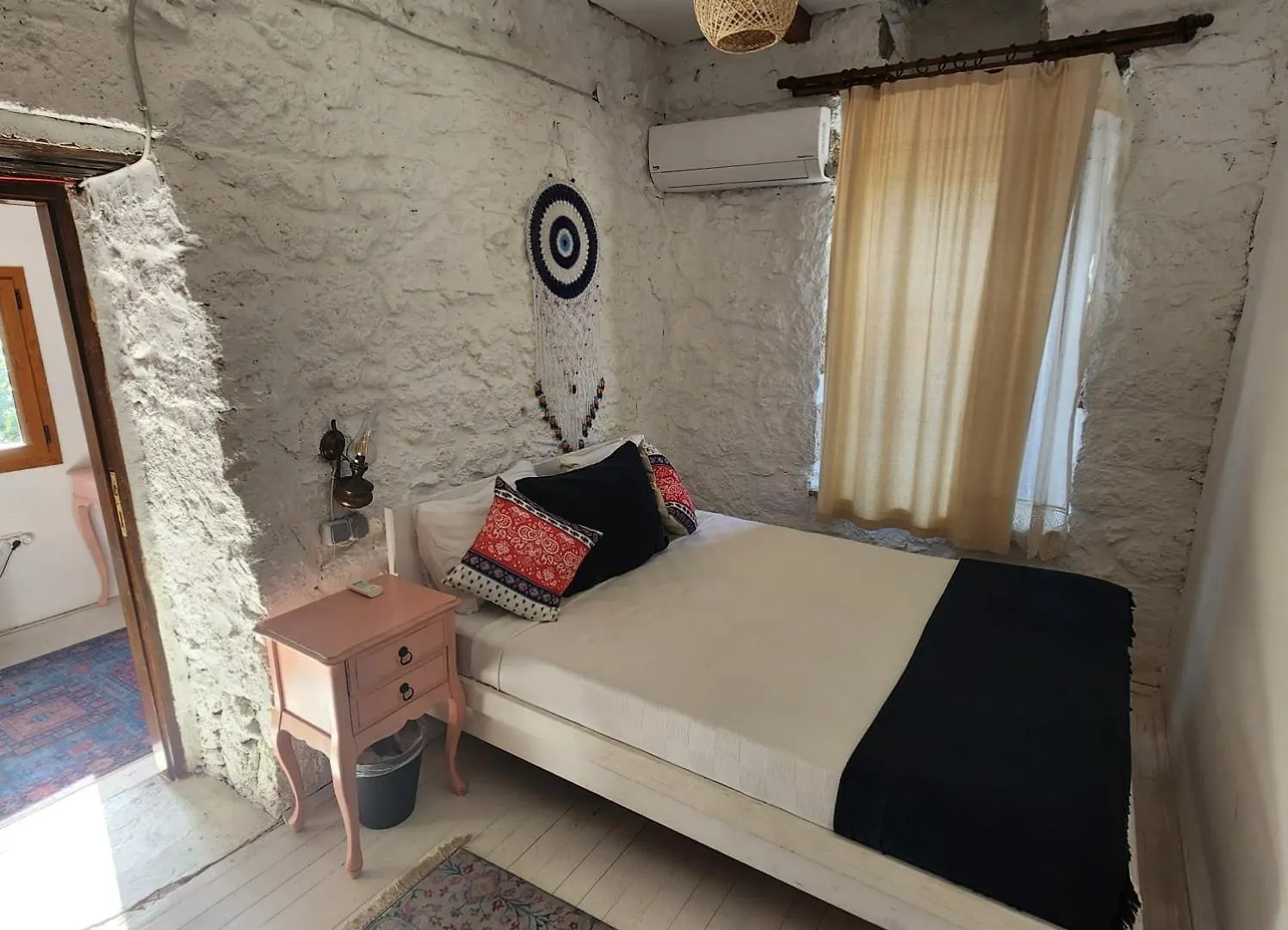 Kapela Tas Otel Alacati Çeşme